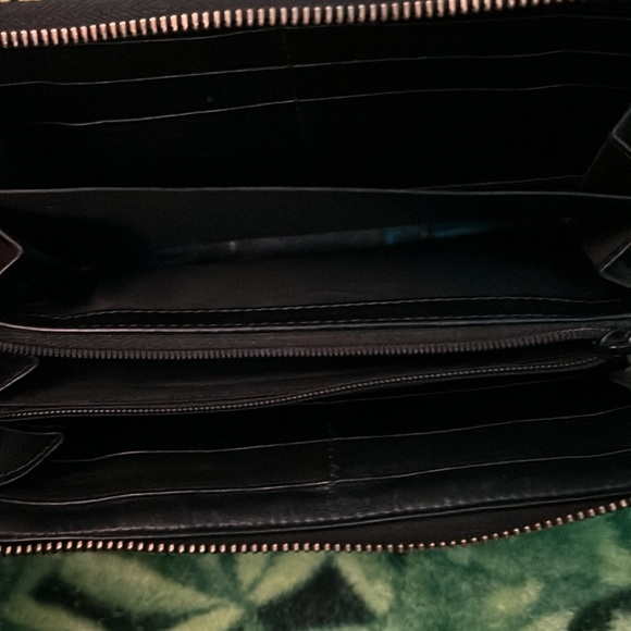 GUCCi GHOST WALLET - Picture 5 of 7